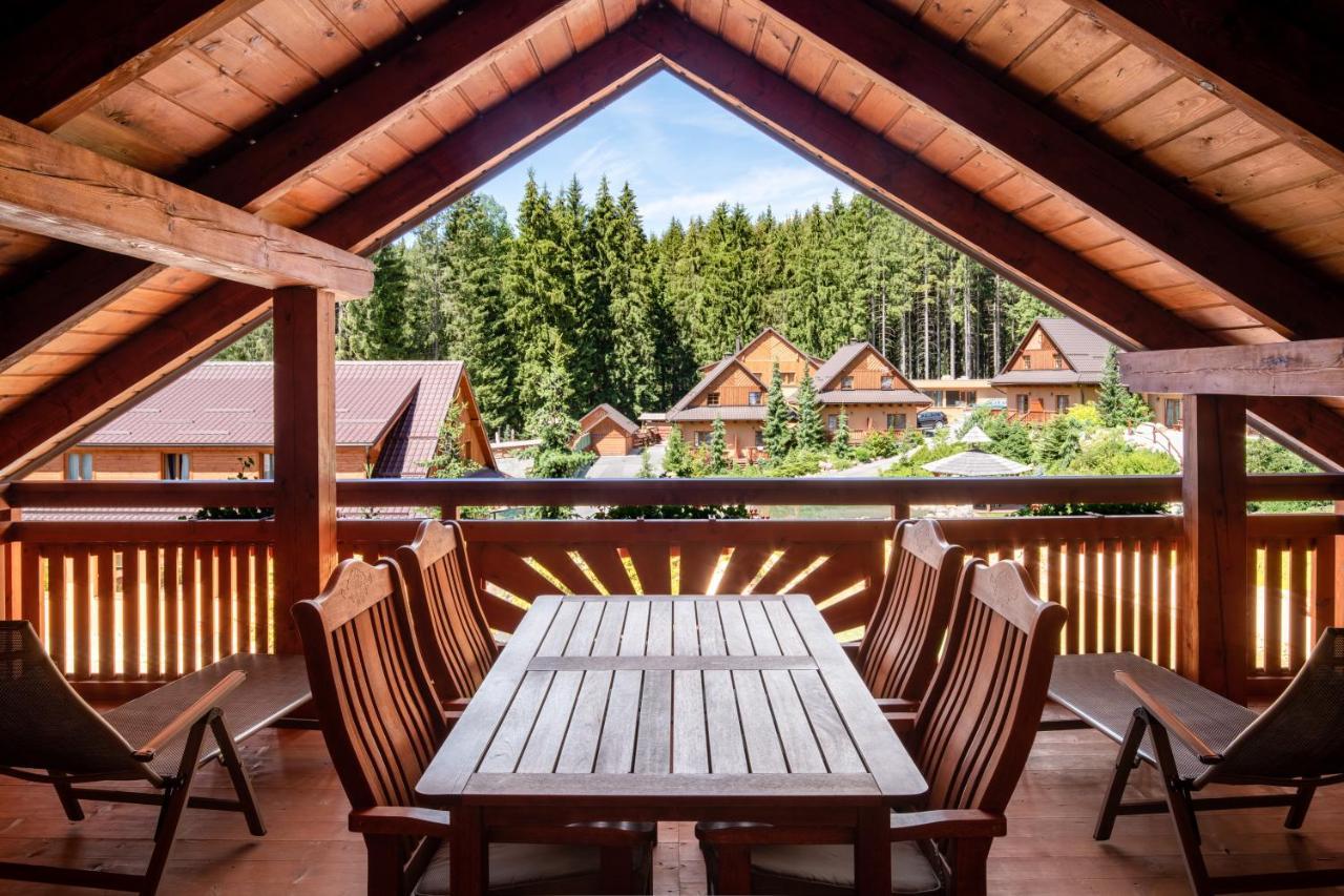 Wellness Hotel Ondrasuv Dvur Bila  Exteriör bild