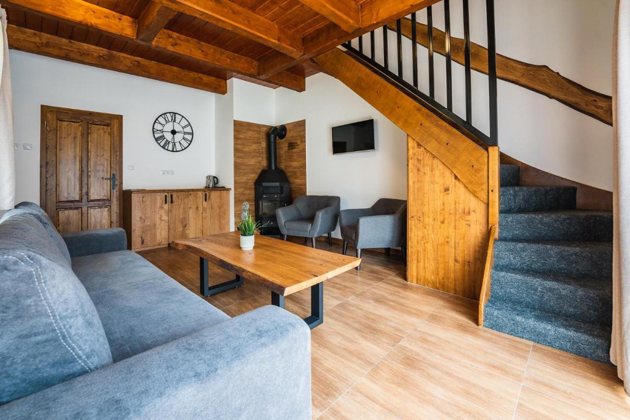 Wellness Hotel Ondrasuv Dvur Bila  Exteriör bild