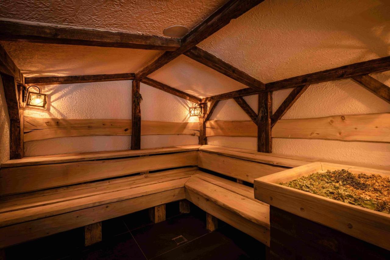 Wellness Hotel Ondrasuv Dvur Bila  Exteriör bild