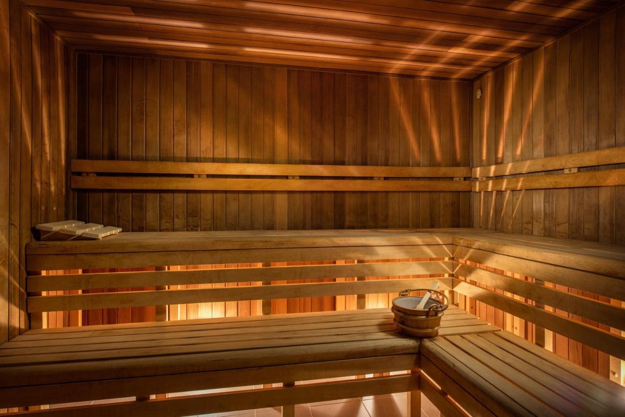 Wellness Hotel Ondrasuv Dvur Bila  Exteriör bild