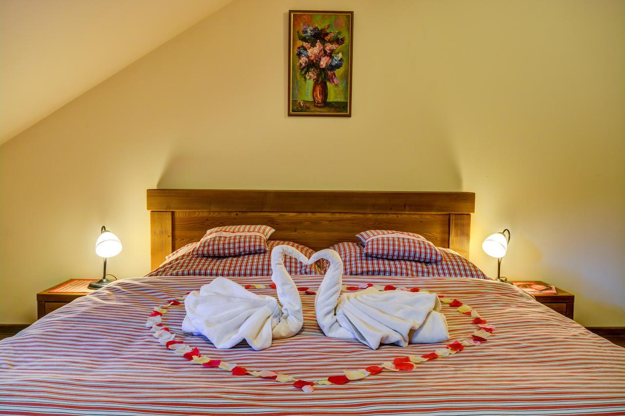 Wellness Hotel Ondrasuv Dvur Bila  Exteriör bild